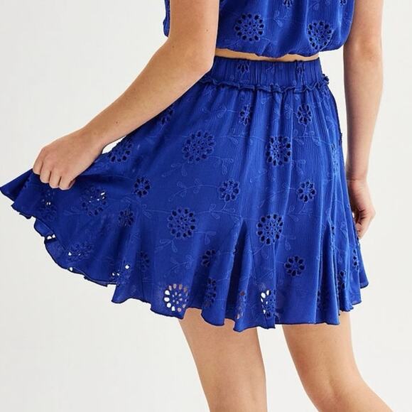 Rewind Blue Eyelet Tie Waist Mini Skirt Medium - Picture 2 of 4